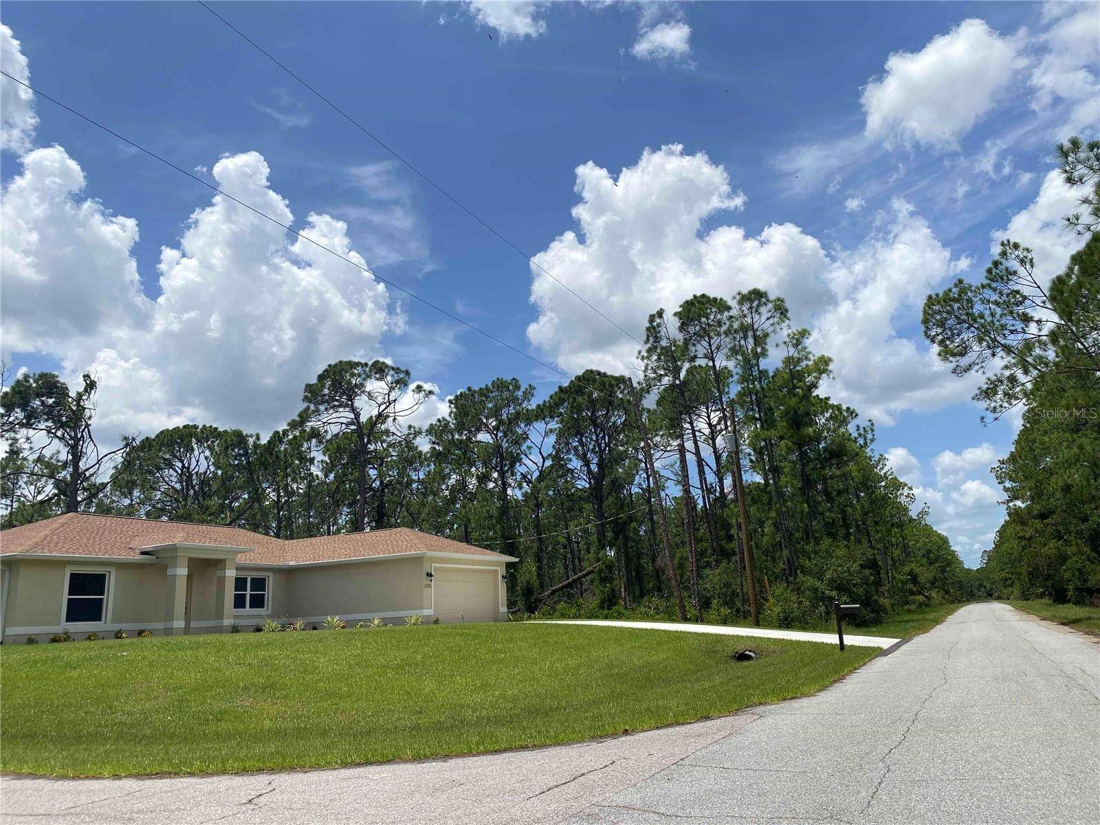 KAMSLER AVE, North Port, FL 34286