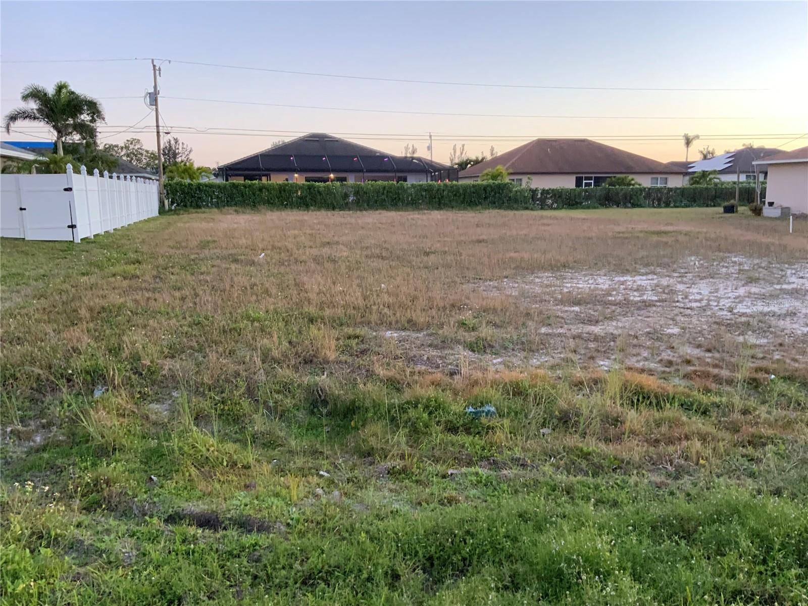 312 SE 19TH LN, Cape Coral, FL 33990
