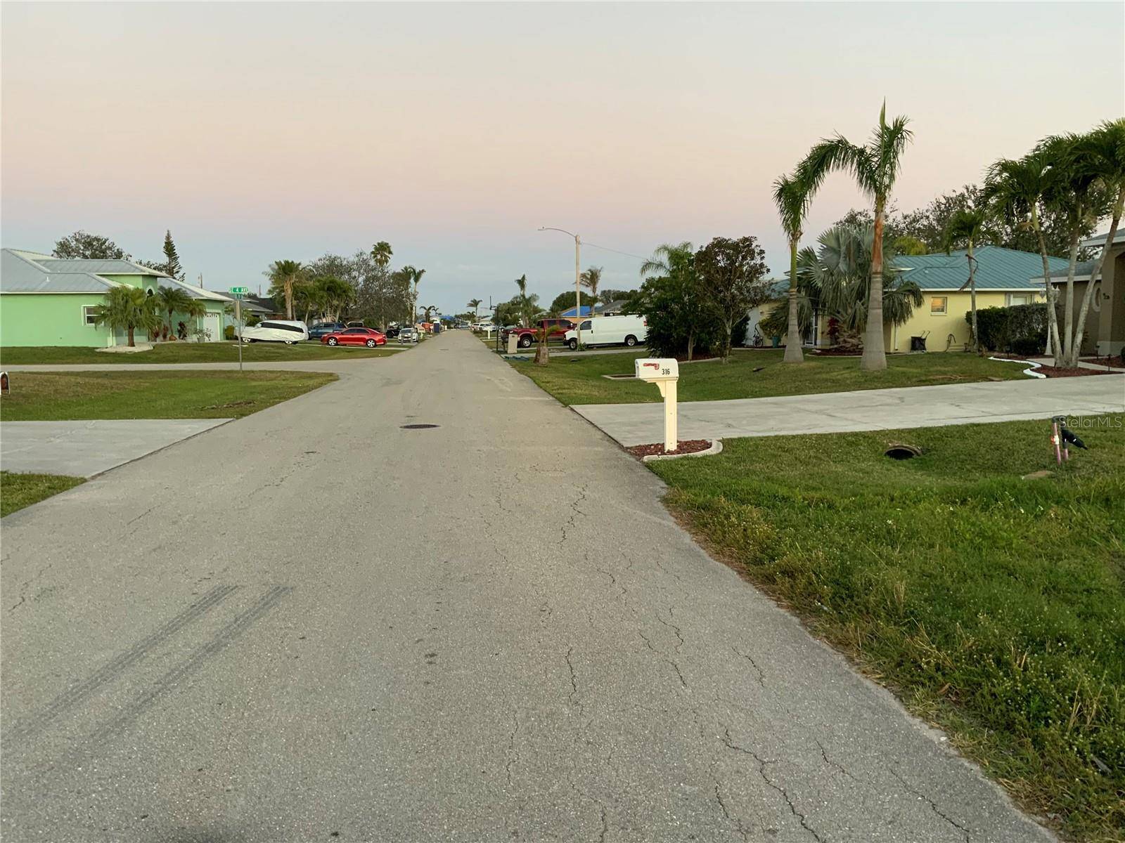312 SE 19TH LN, Cape Coral, FL 33990