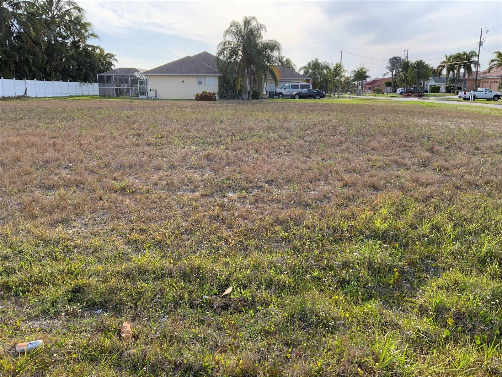 2000 SW 28TH TER, Cape Coral, FL 33914