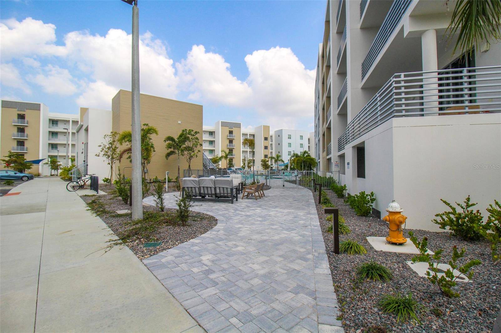 1703 N TAMIAMI TRL #B406, Sarasota, FL 34234