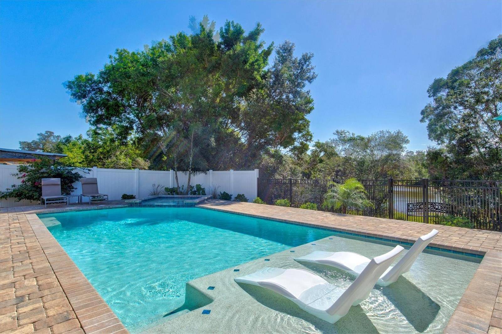 3210 WOOD ST, Sarasota, FL 34237