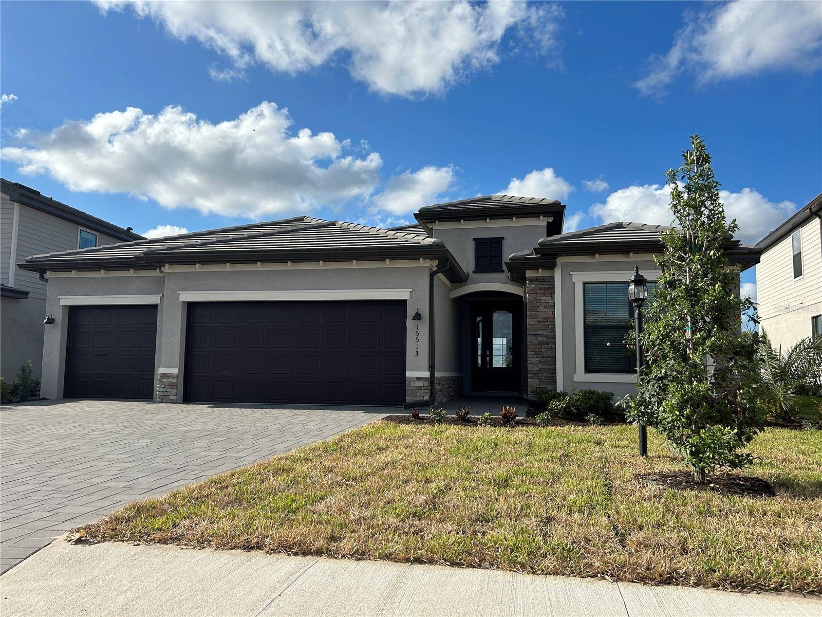 15513 WHITE LINEN DR, Lakewood Ranch, FL 34211