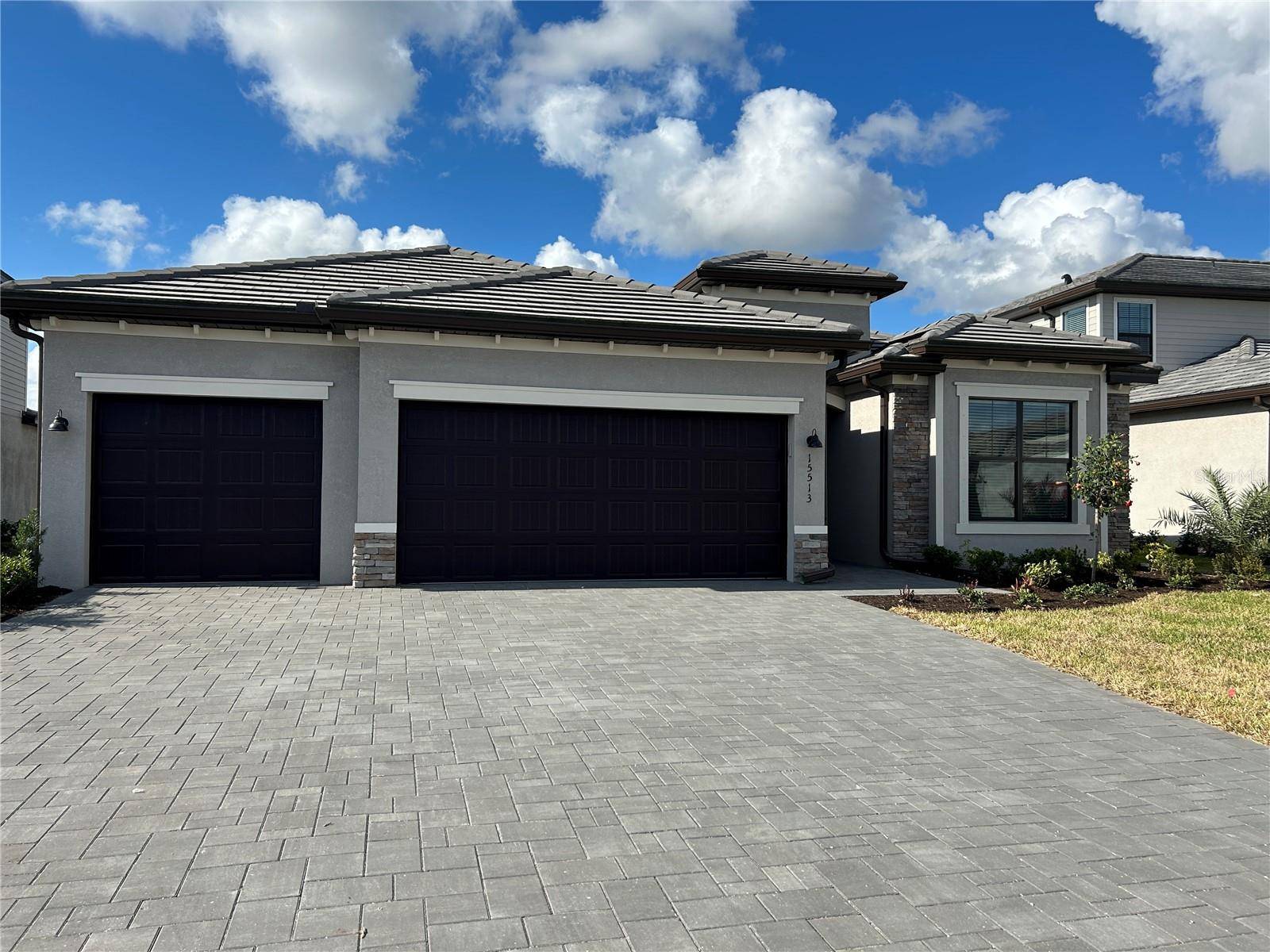 15513 WHITE LINEN DR, Lakewood Ranch, FL 34211