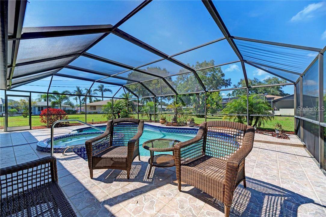 910 CAPLES ST, Englewood, FL 34223