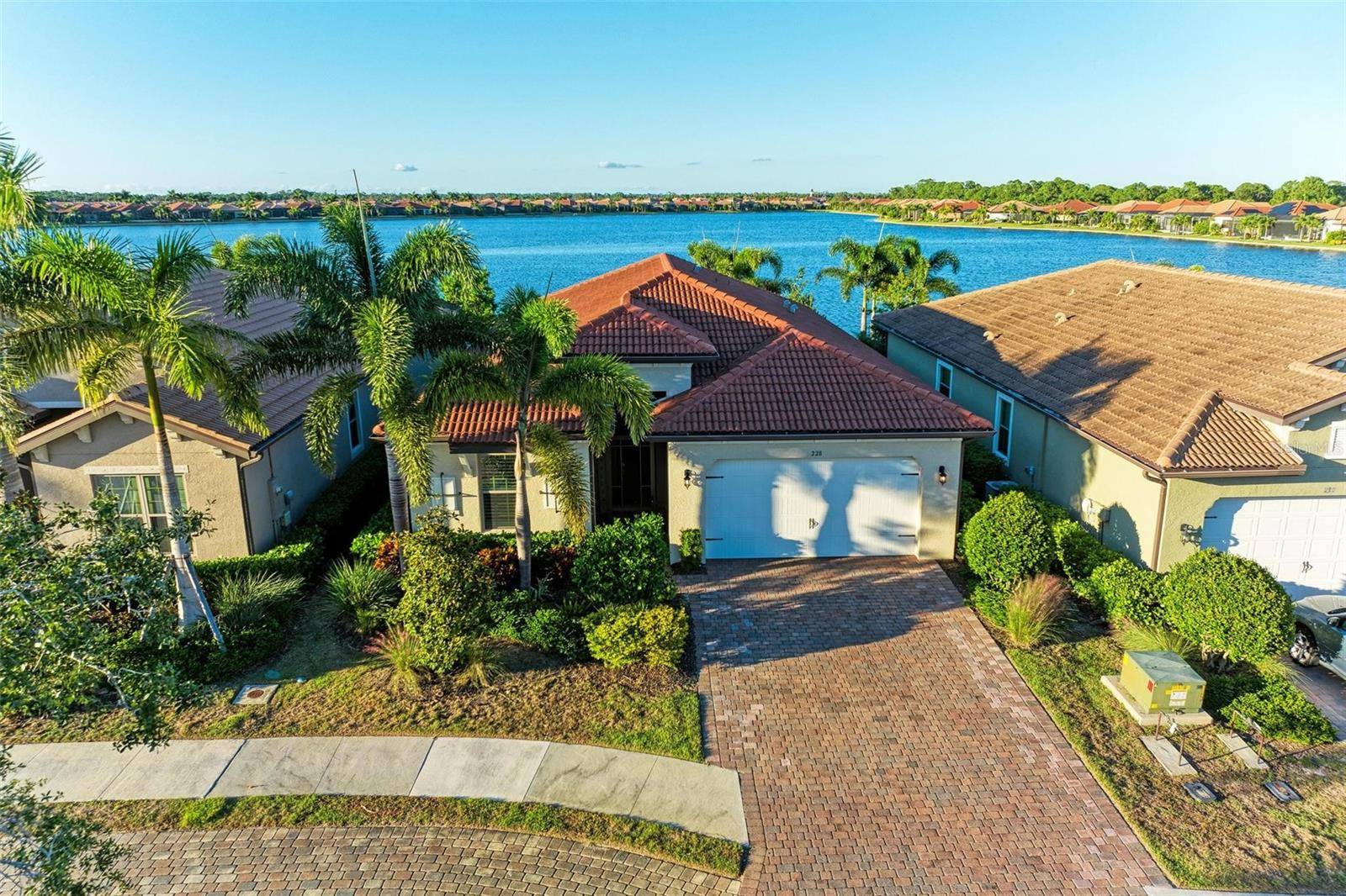 228 MARAVIYA BLVD, Nokomis, FL 34275