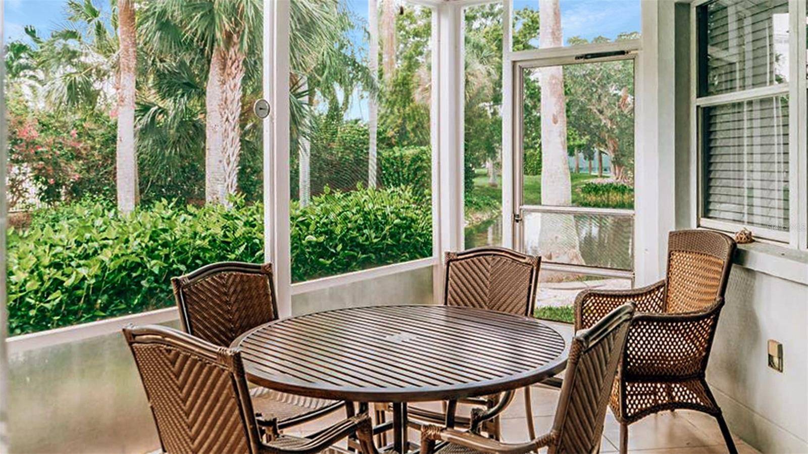 1272 SIESTA BAYSIDE DR #1272-C, Sarasota, FL 34242