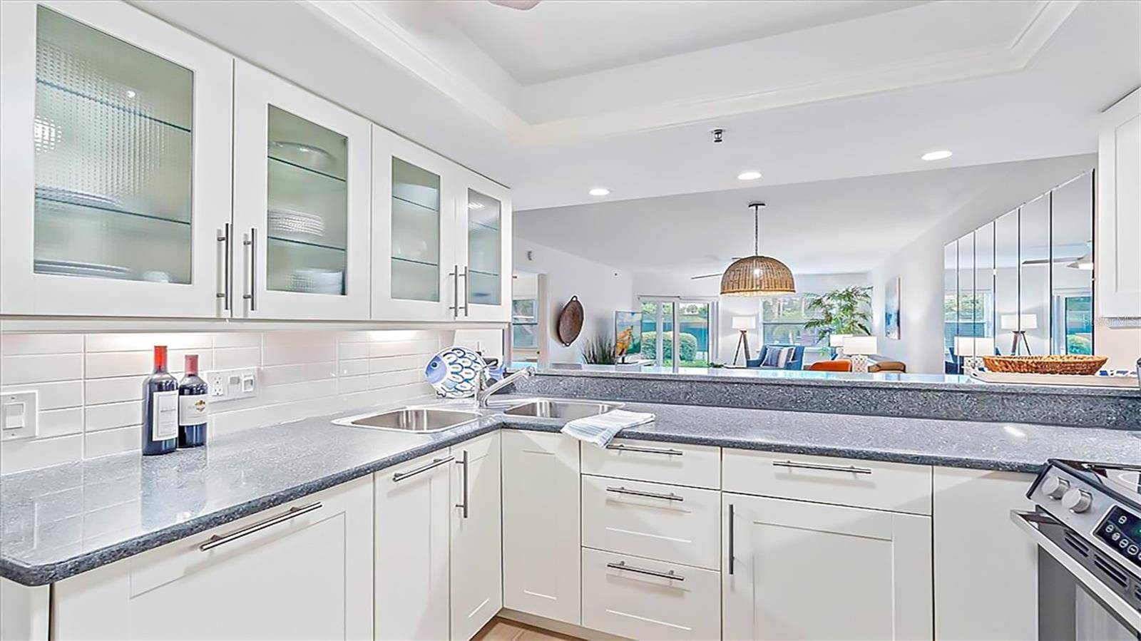 1204 SIESTA BAYSIDE DR #1204-D, Sarasota, FL 34242