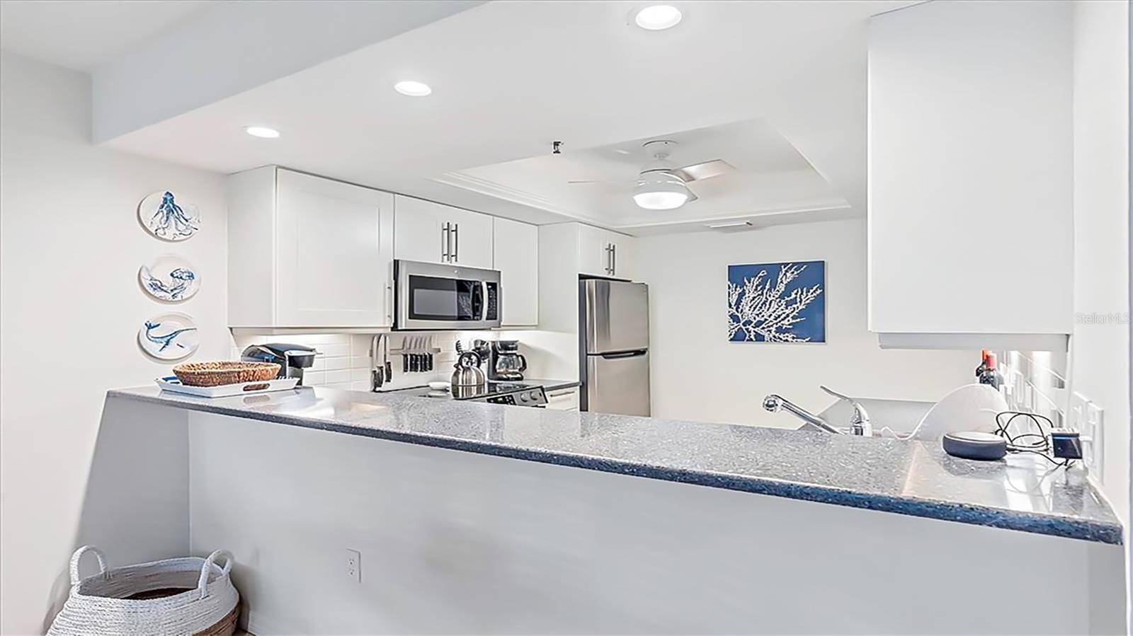 1204 SIESTA BAYSIDE DR #1204-D, Sarasota, FL 34242