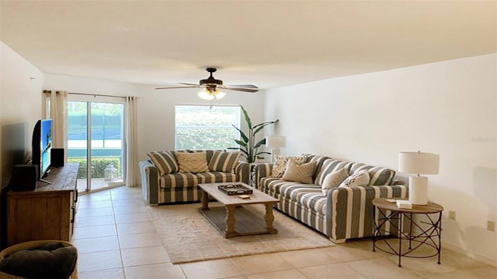 1230 SIESTA BAYSIDE DR #1230-D, Sarasota, FL 34242