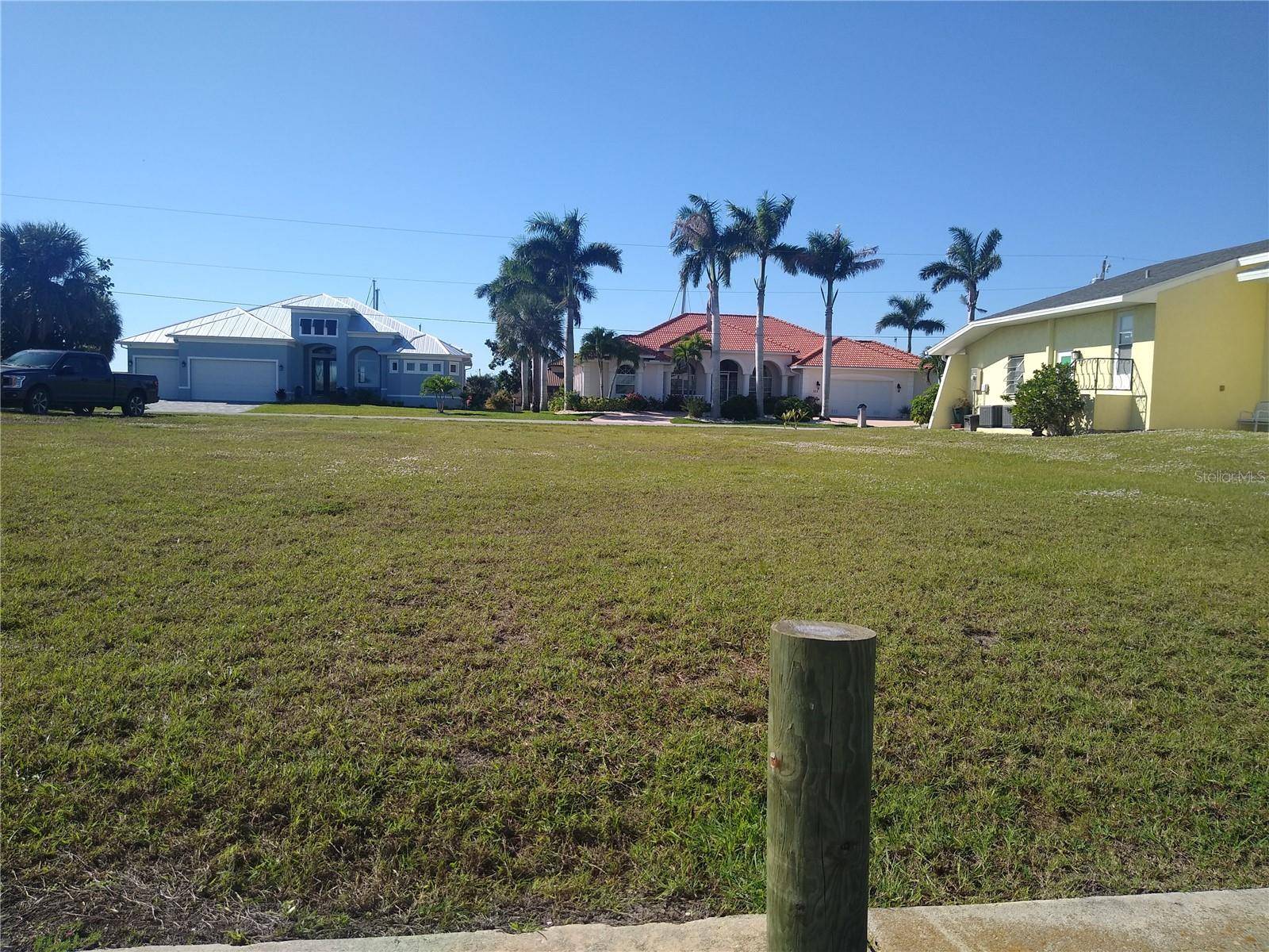116 COLONIAL ST SE, Port Charlotte, FL 33952
