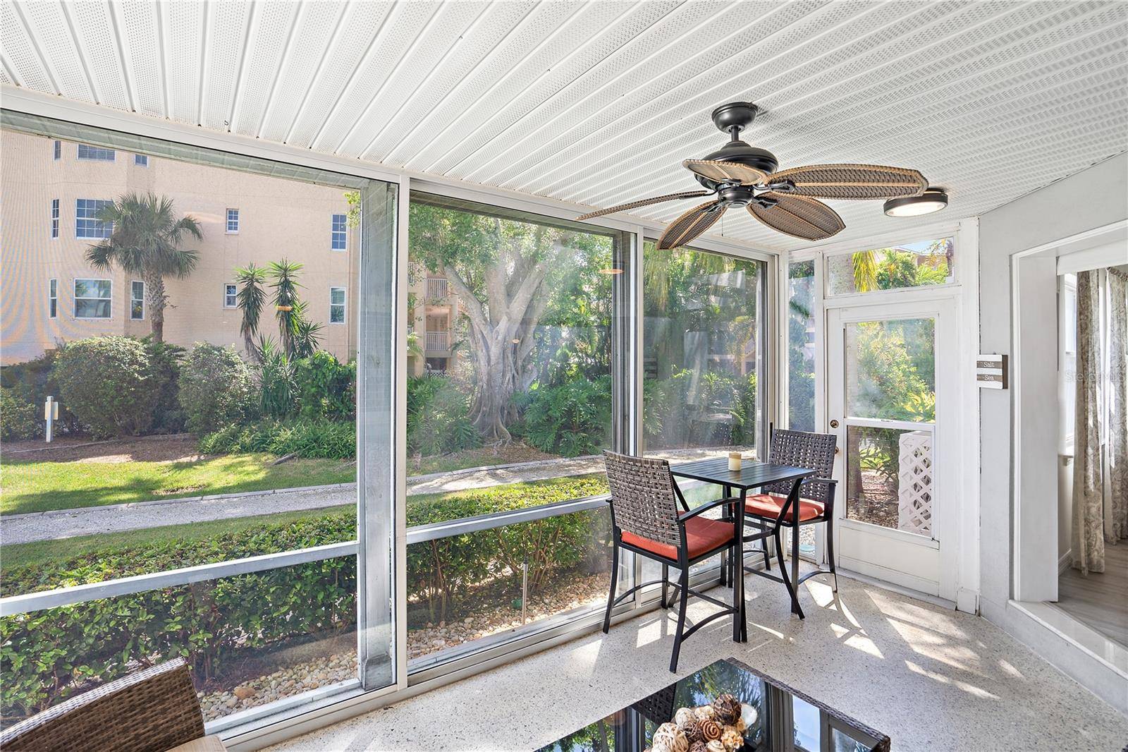 1374 SIESTA BAYSIDE DR #1374-D, Sarasota, FL 34242