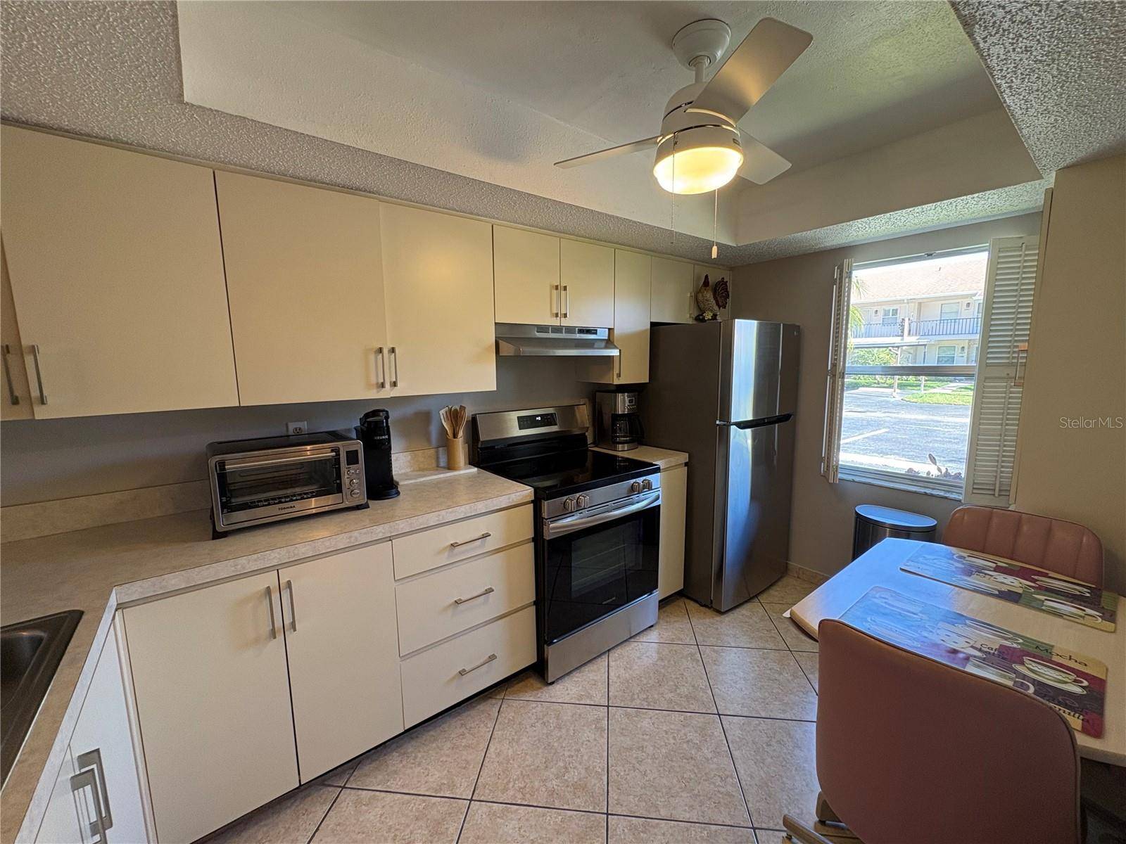 2666 WOODGATE LN #D-1, Sarasota, FL 34231