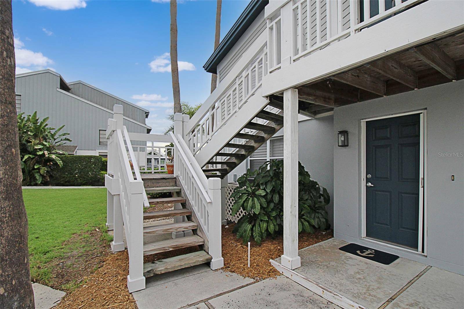 1339 SIESTA BAYSIDE DR #1339-C, Sarasota, FL 34242