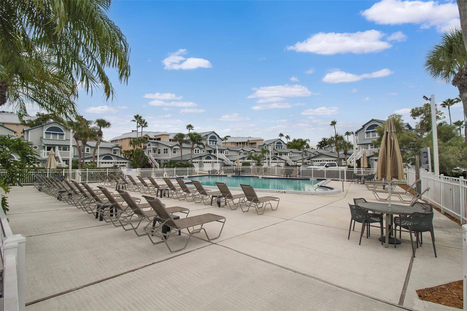 1339 SIESTA BAYSIDE DR #1339-C, Sarasota, FL 34242
