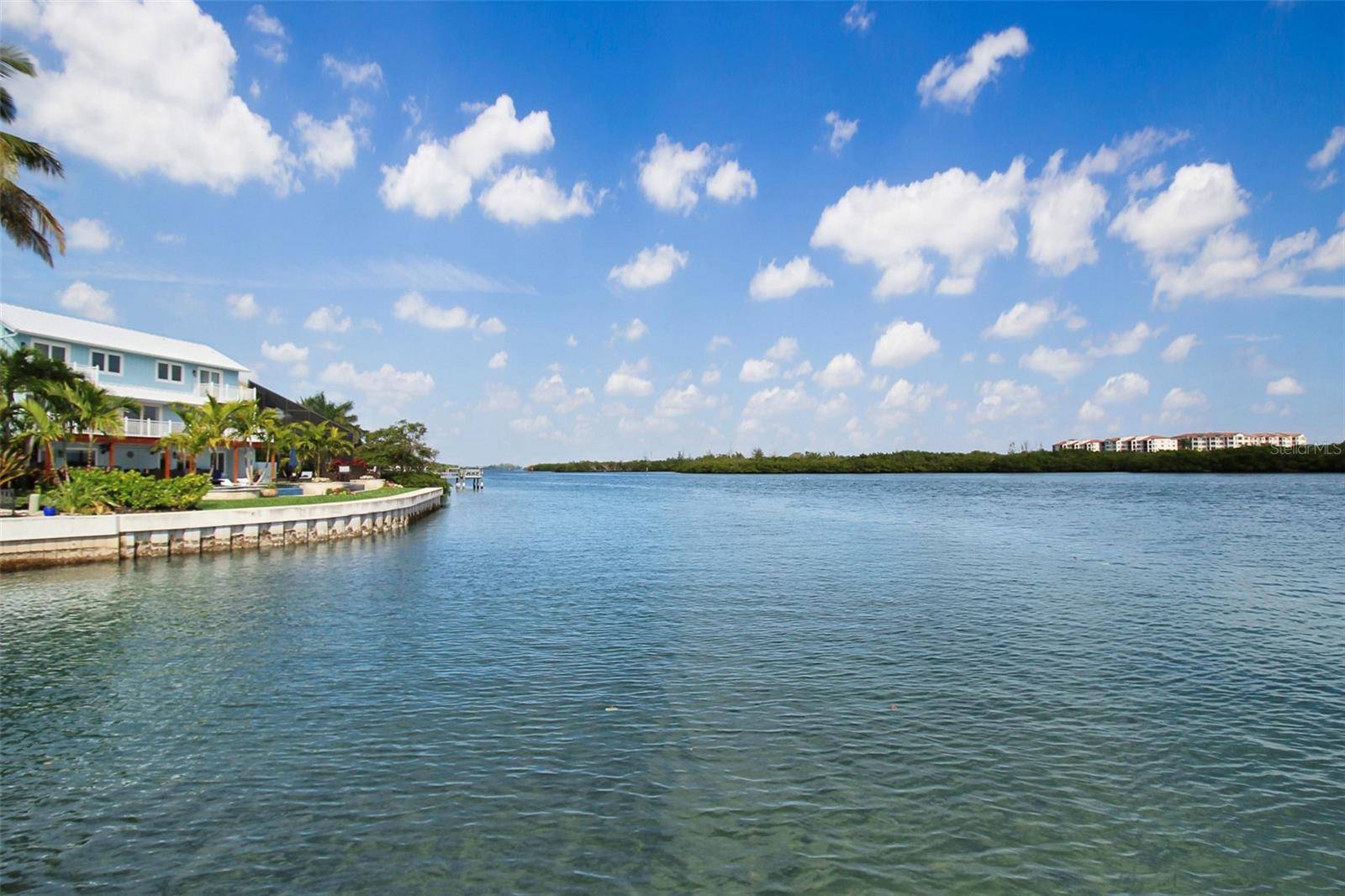 1389 SIESTA BAYSIDE DR #1389-F, Sarasota, FL 34242