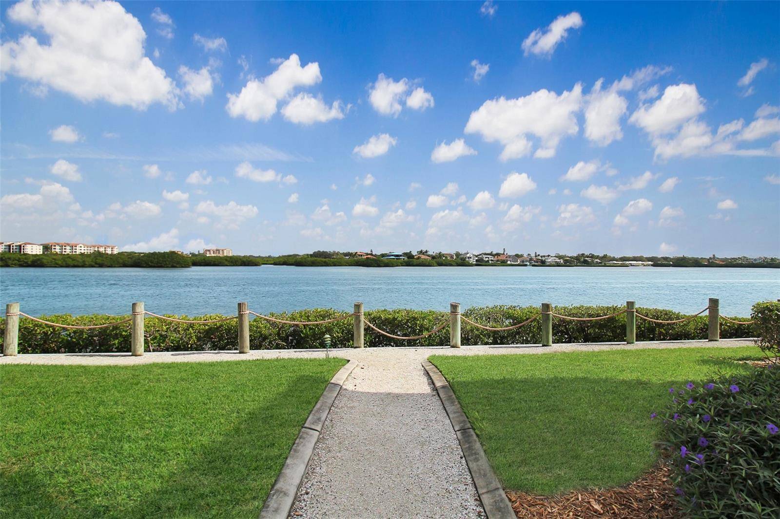 1389 SIESTA BAYSIDE DR #1389-F, Sarasota, FL 34242