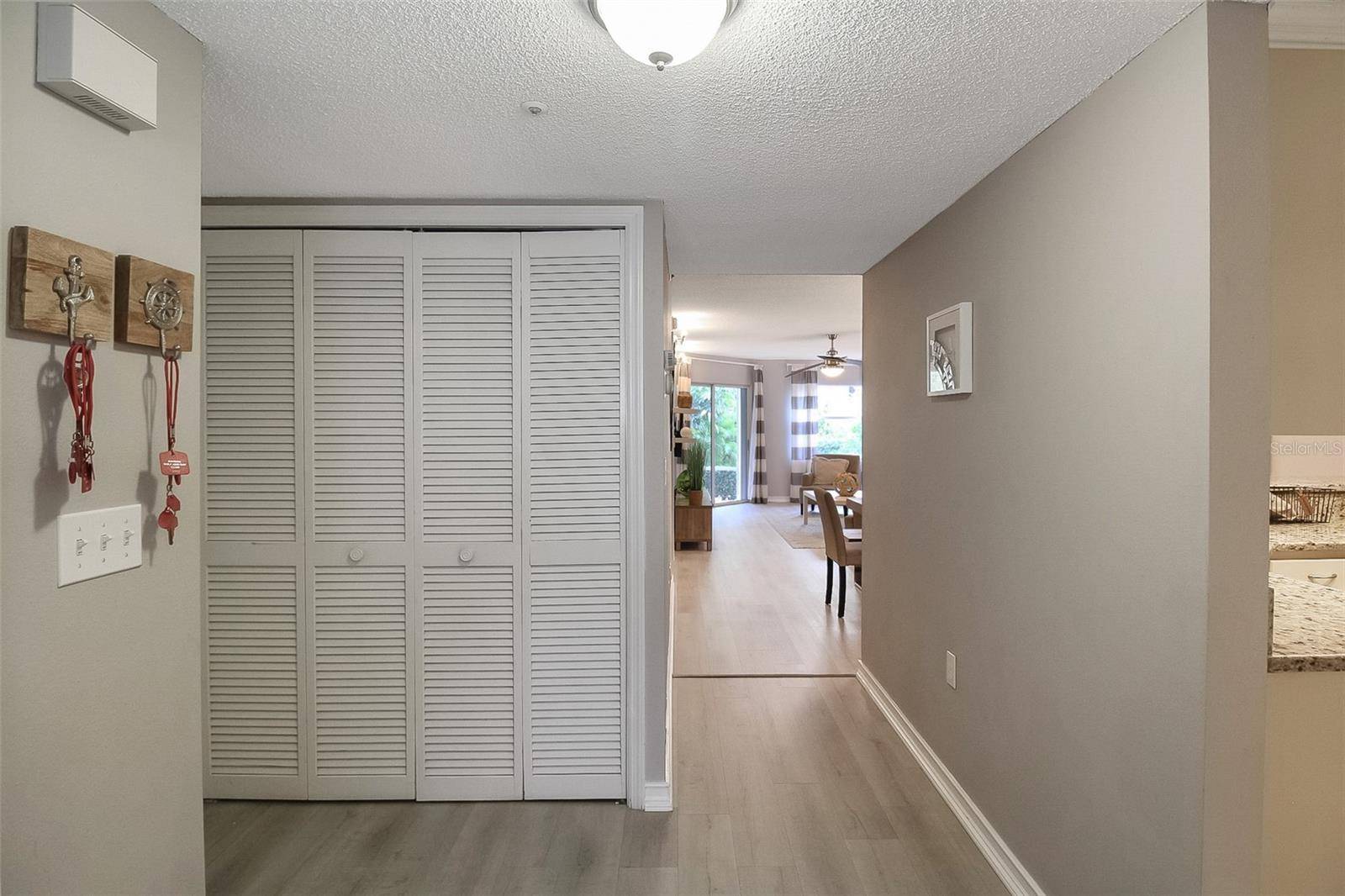 1326 SIESTA BAYSIDE DR #1326-D, Sarasota, FL 34242