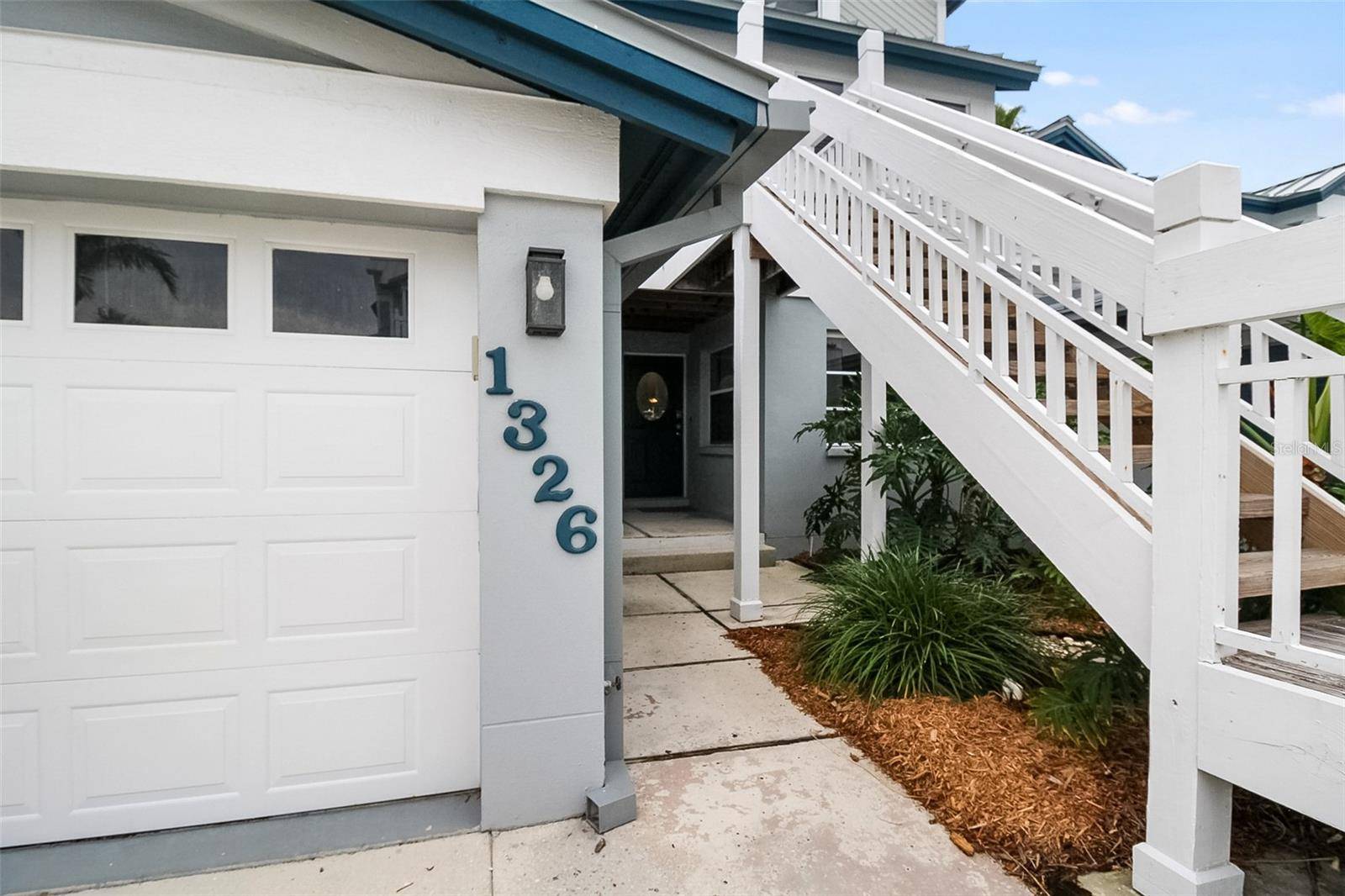 1326 SIESTA BAYSIDE DR #1326-D, Sarasota, FL 34242