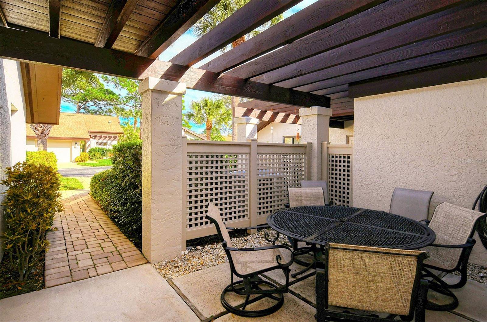 3131 WINDRUSH BOURNE #22, Sarasota, FL 34235