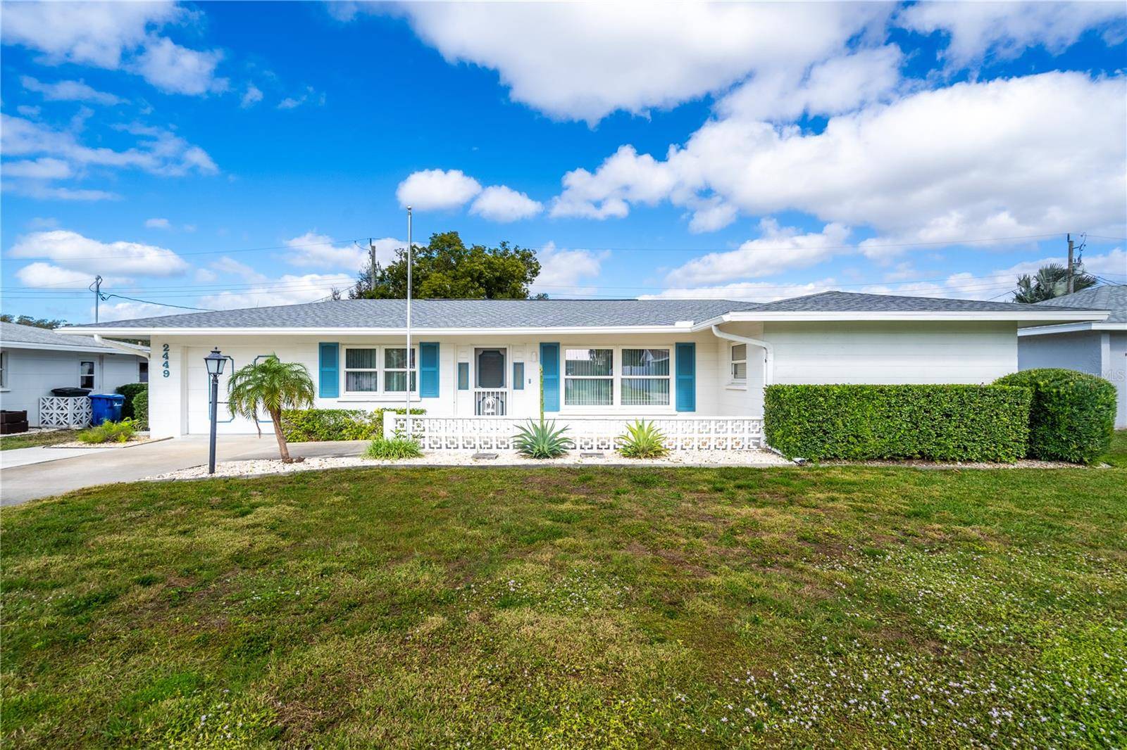 2449 BREAKWATER CIR, Sarasota, FL 34231