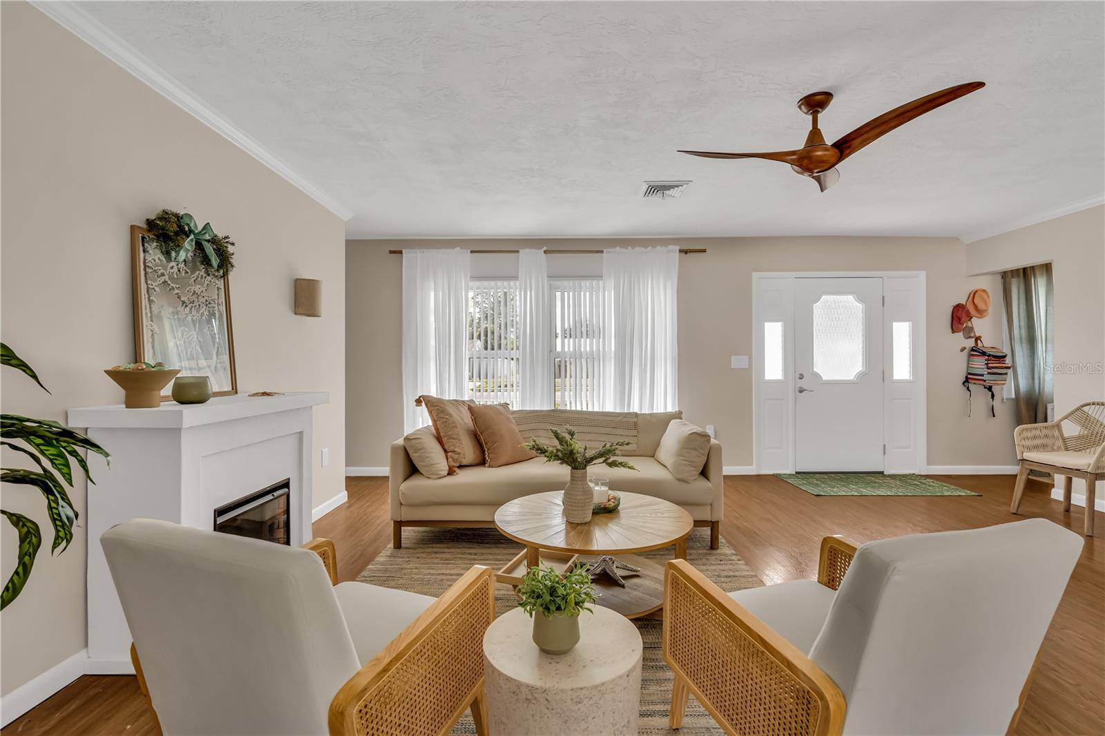 2449 BREAKWATER CIR, Sarasota, FL 34231