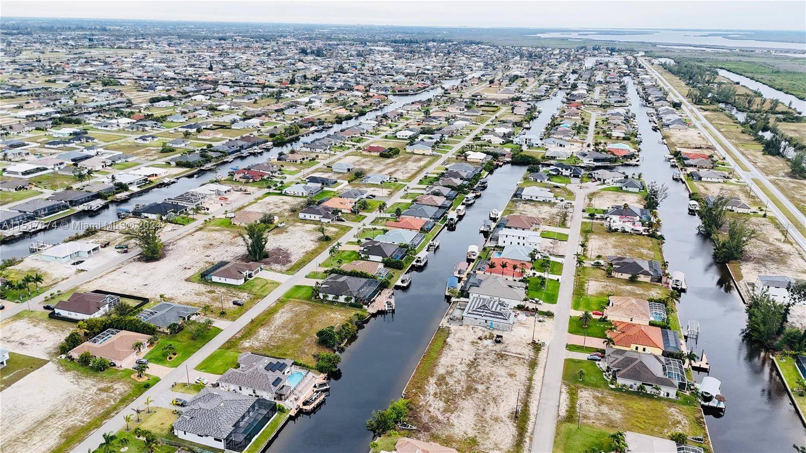 718 NW 38TH PL, Cape Coral, FL 33993