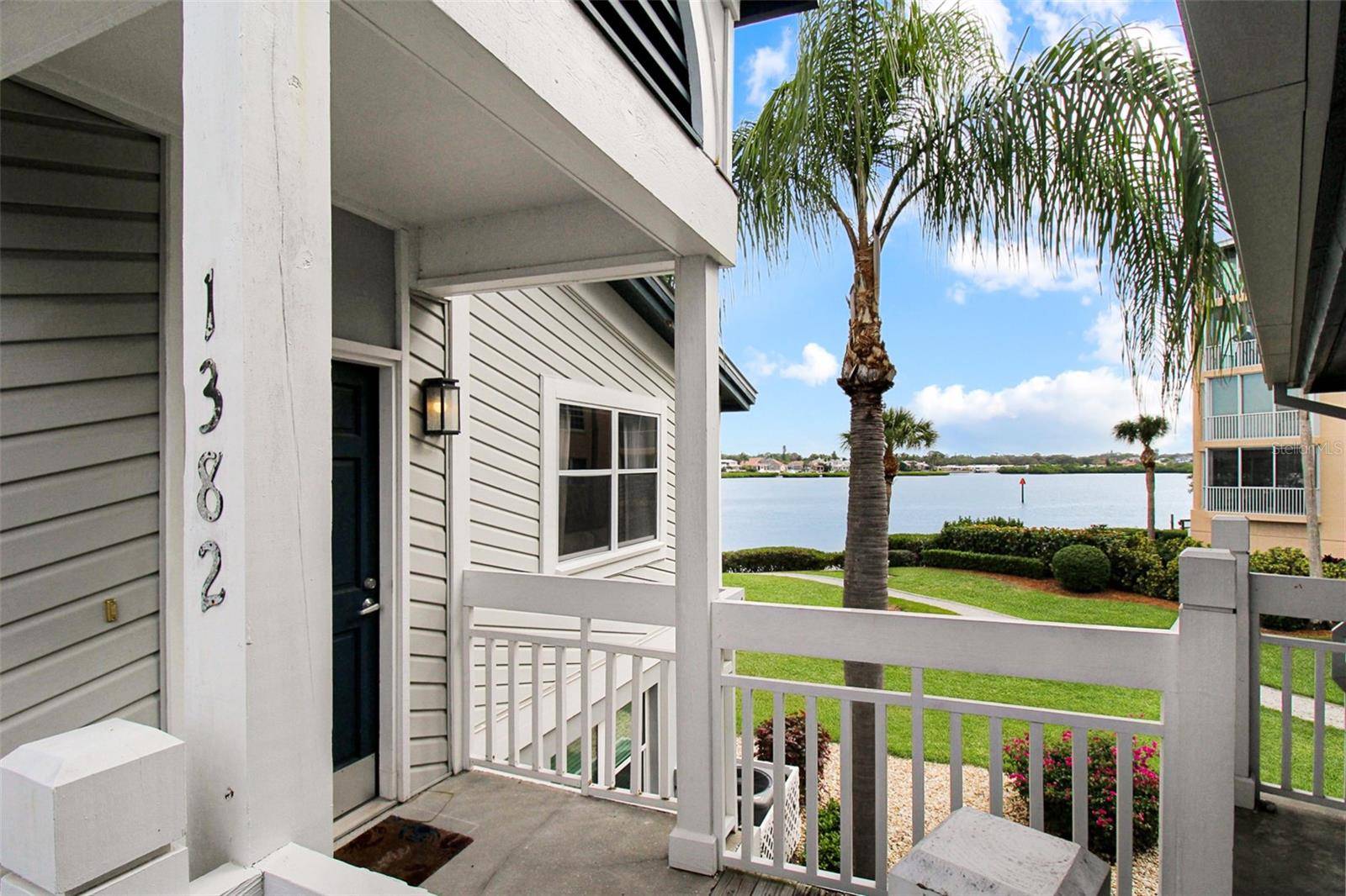 1382 SIESTA BAYSIDE DR #1382-C, Sarasota, FL 34242