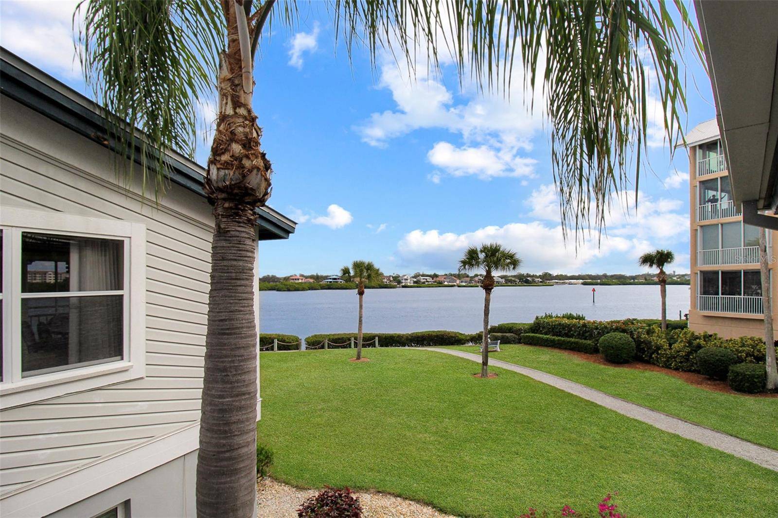 1382 SIESTA BAYSIDE DR #1382-C, Sarasota, FL 34242