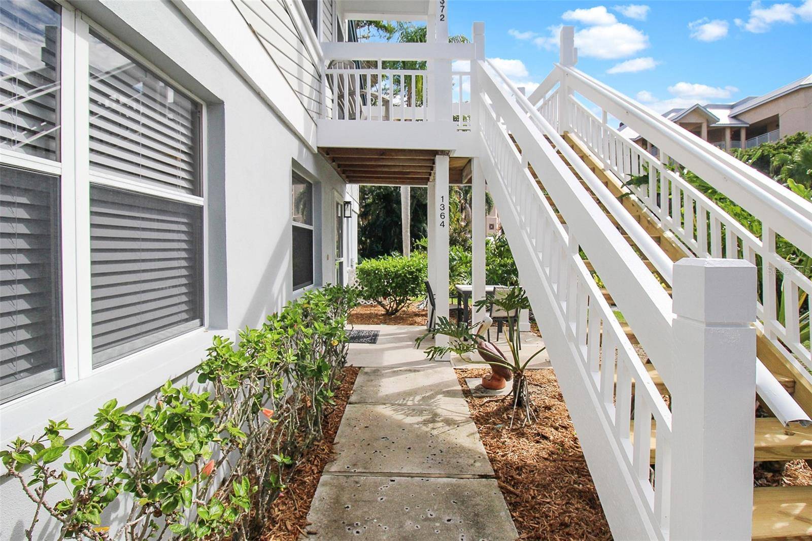 1364 SIESTA BAYSIDE DR #1364-C, Sarasota, FL 34242