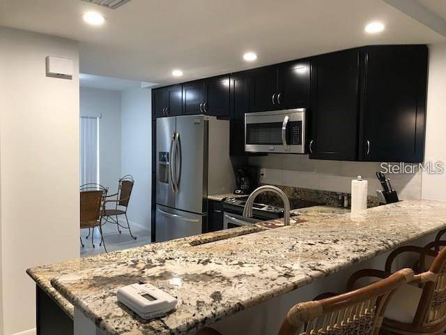 6892 W COUNTRY CLUB LN, Sarasota, FL 34243
