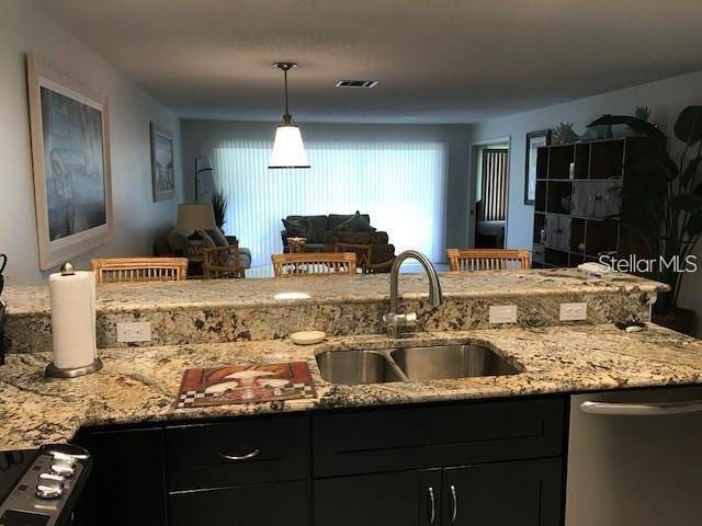 6892 W COUNTRY CLUB LN, Sarasota, FL 34243