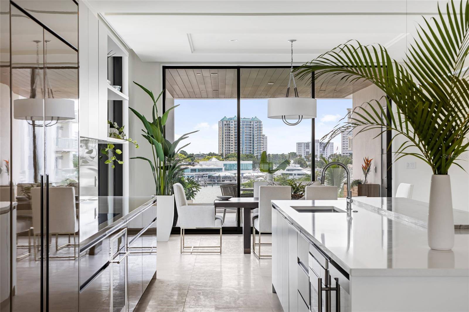 509 GOLDEN GATE PT #2, Sarasota, FL 34236