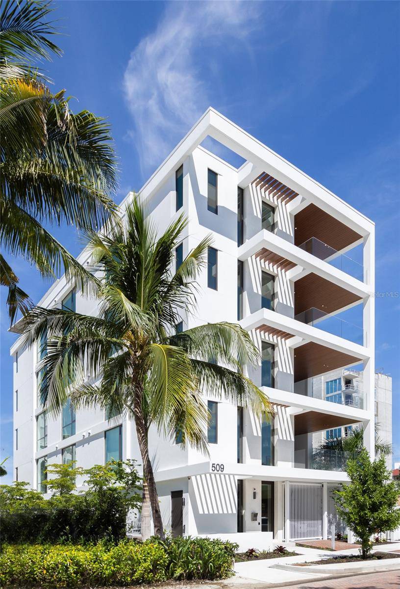 509 GOLDEN GATE PT #2, Sarasota, FL 34236