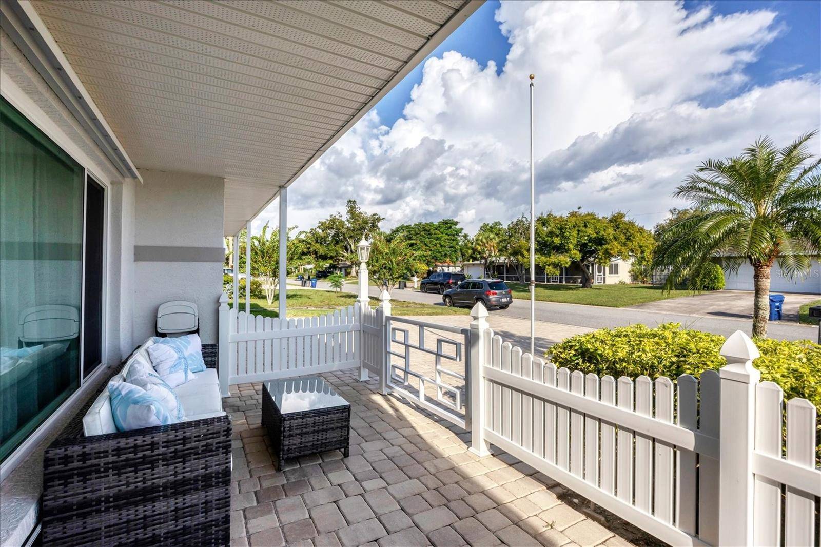 3126 BOUGAINVILLEA ST, Sarasota, FL 34239