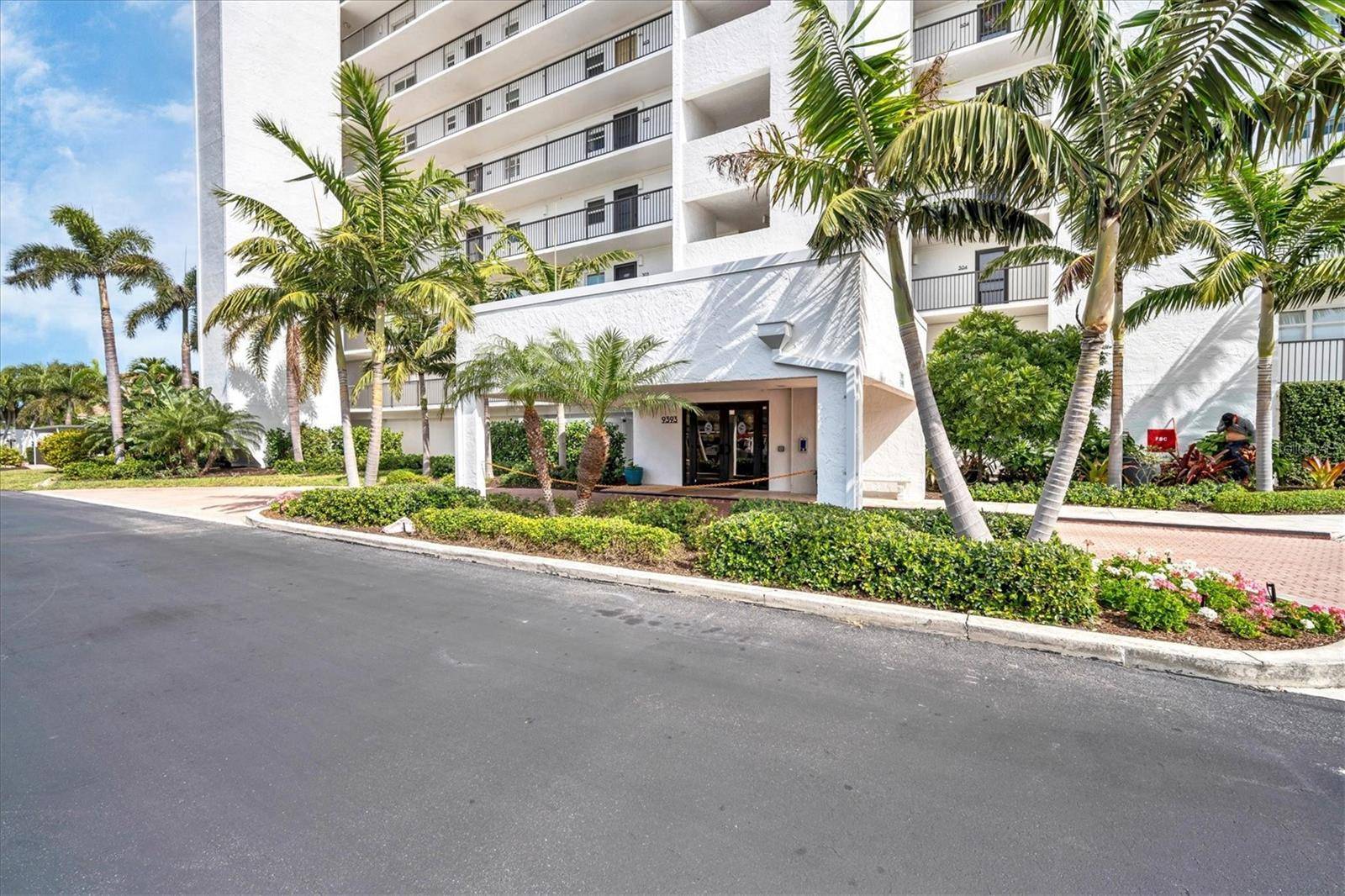 9393 MIDNIGHT PASS RD #302, Sarasota, FL 34242