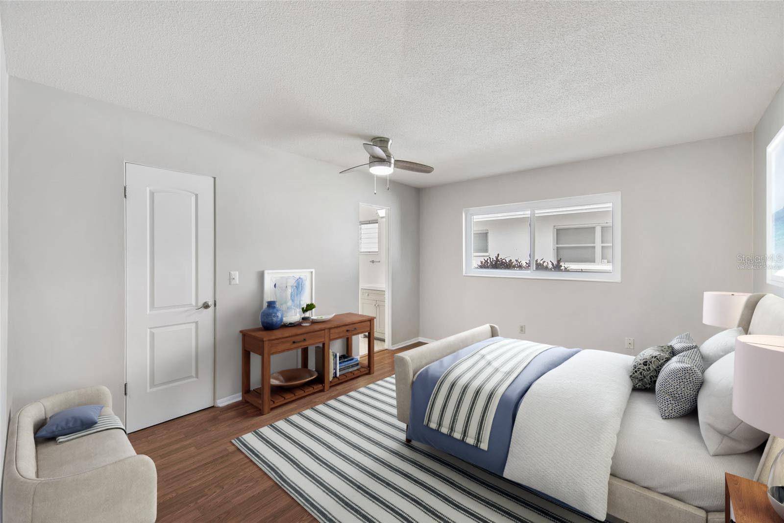 3915 SCHWALBE DR #128, Sarasota, FL 34235