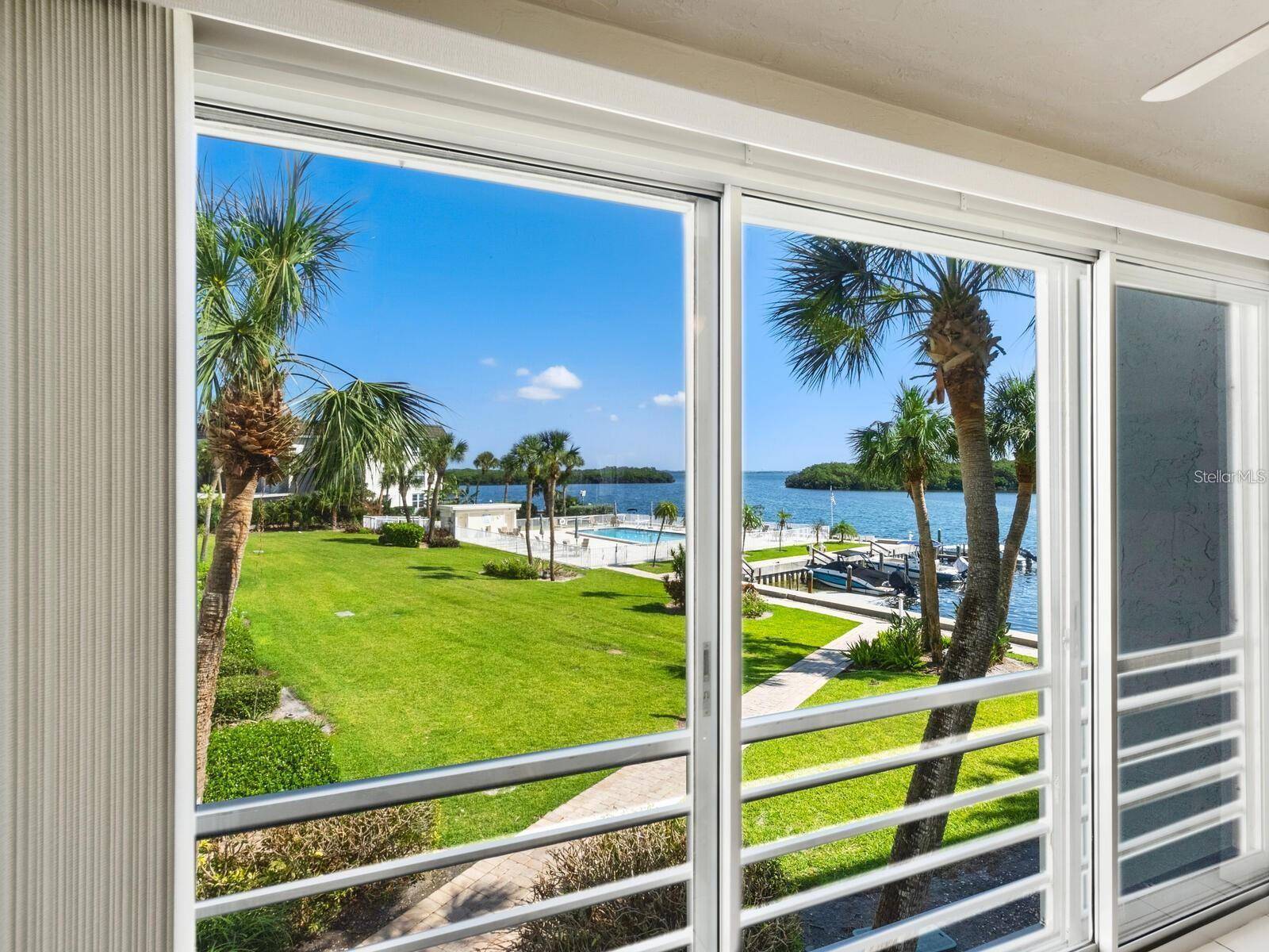 600 SUTTON PL #201, Longboat Key, FL 34228