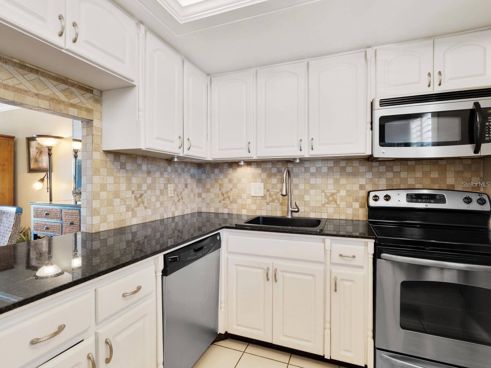 600 SUTTON PL #201, Longboat Key, FL 34228