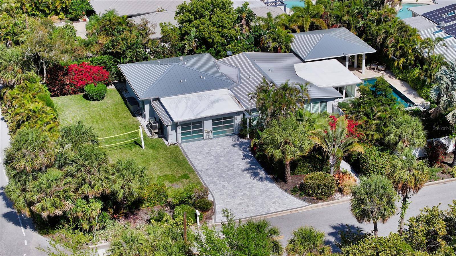 425 MCKINLEY DR, Sarasota, FL 34236