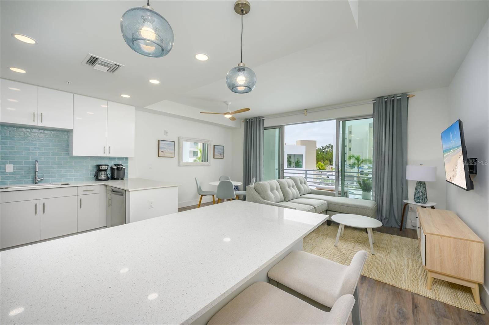 1703 N TAMIAMI TRL #207, Sarasota, FL 34234