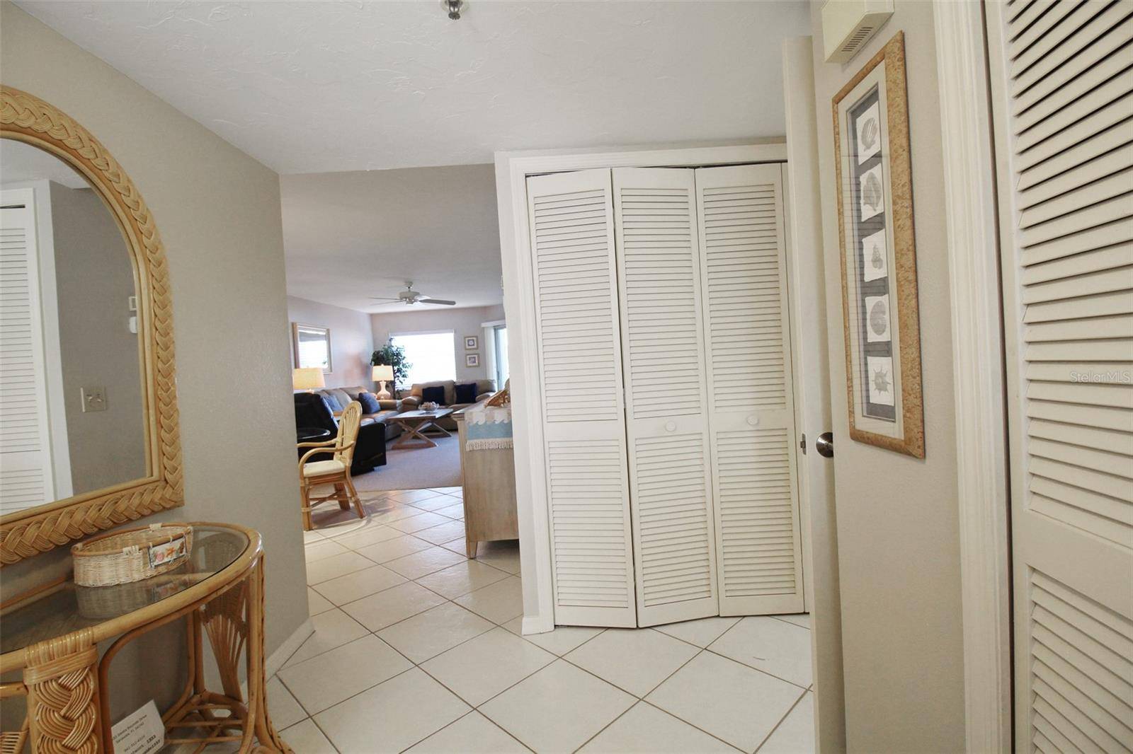 1333 SIESTA BAYSIDE DR #1333-D, Sarasota, FL 34242