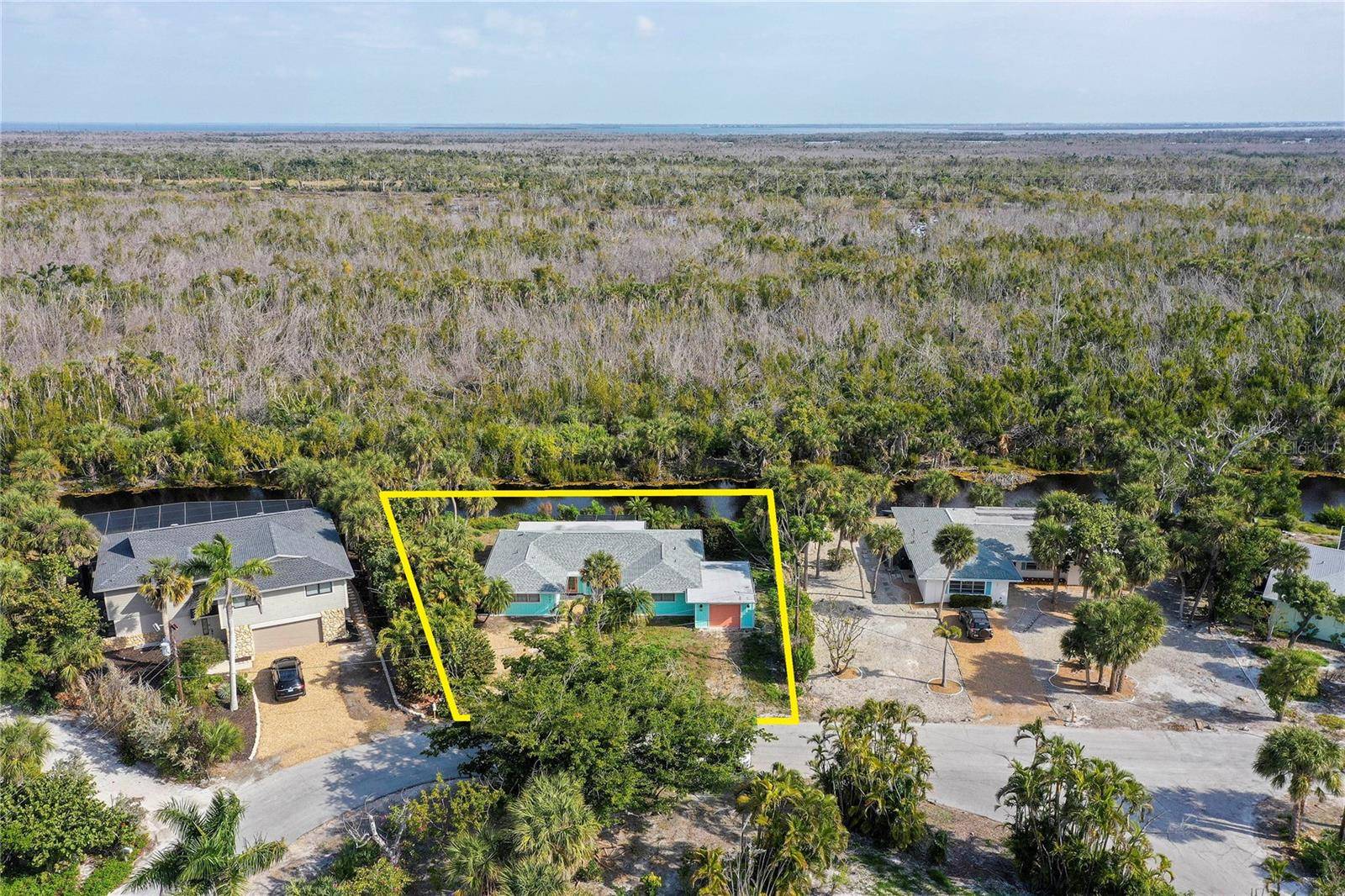 1057 BLUE HERON DR, Sanibel, FL 33957
