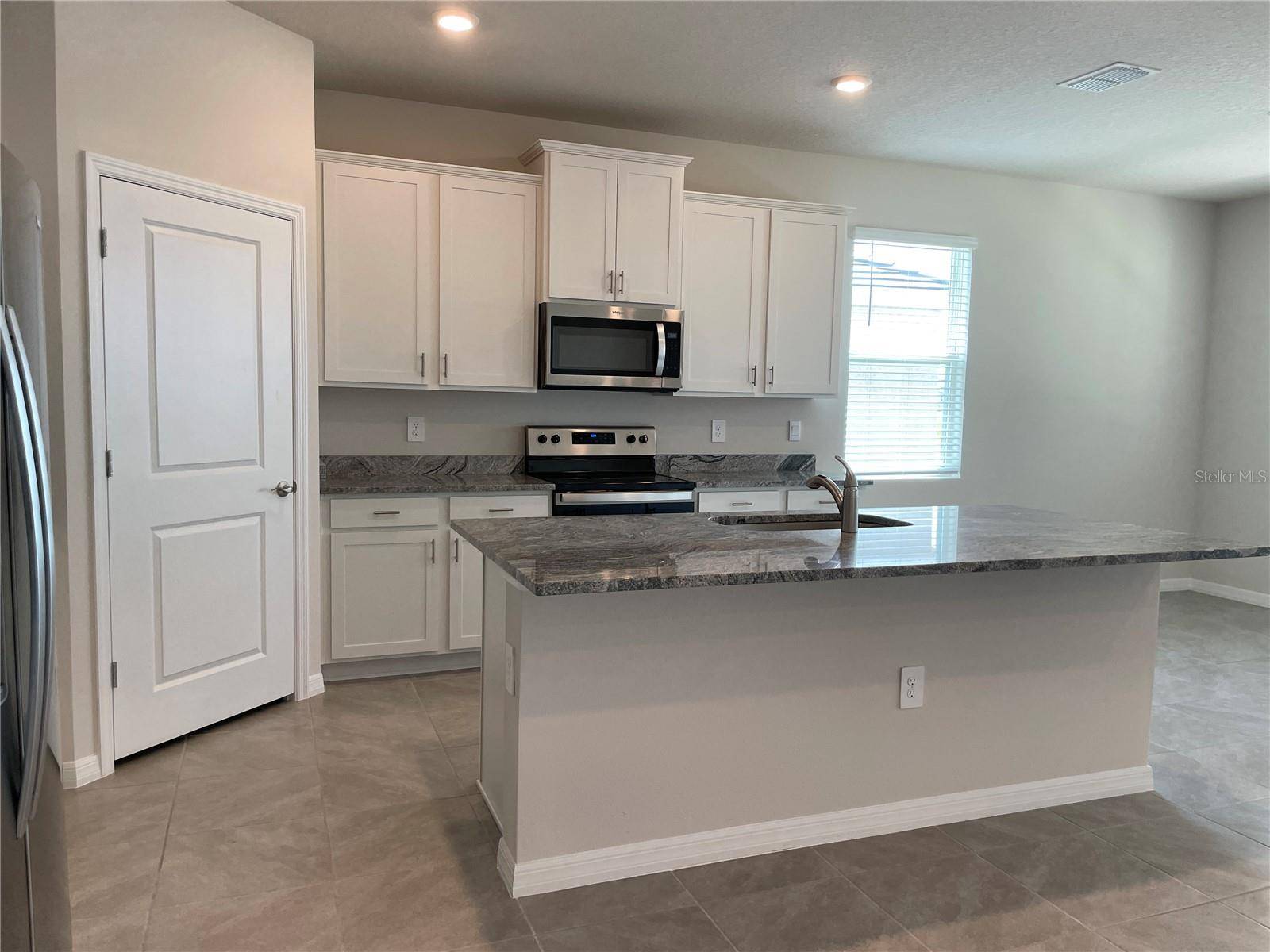 18027 PASTURELAND AVE, Bradenton, FL 34211