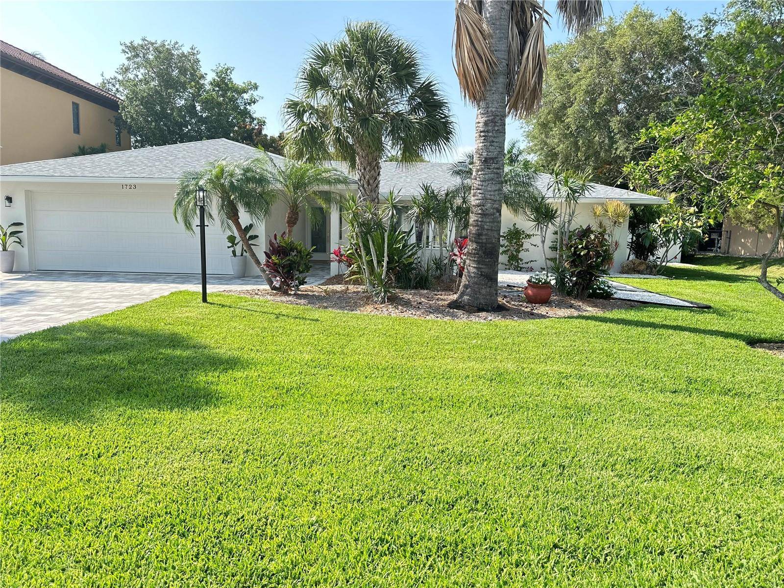 1723 STANFORD LN, Sarasota, FL 34231