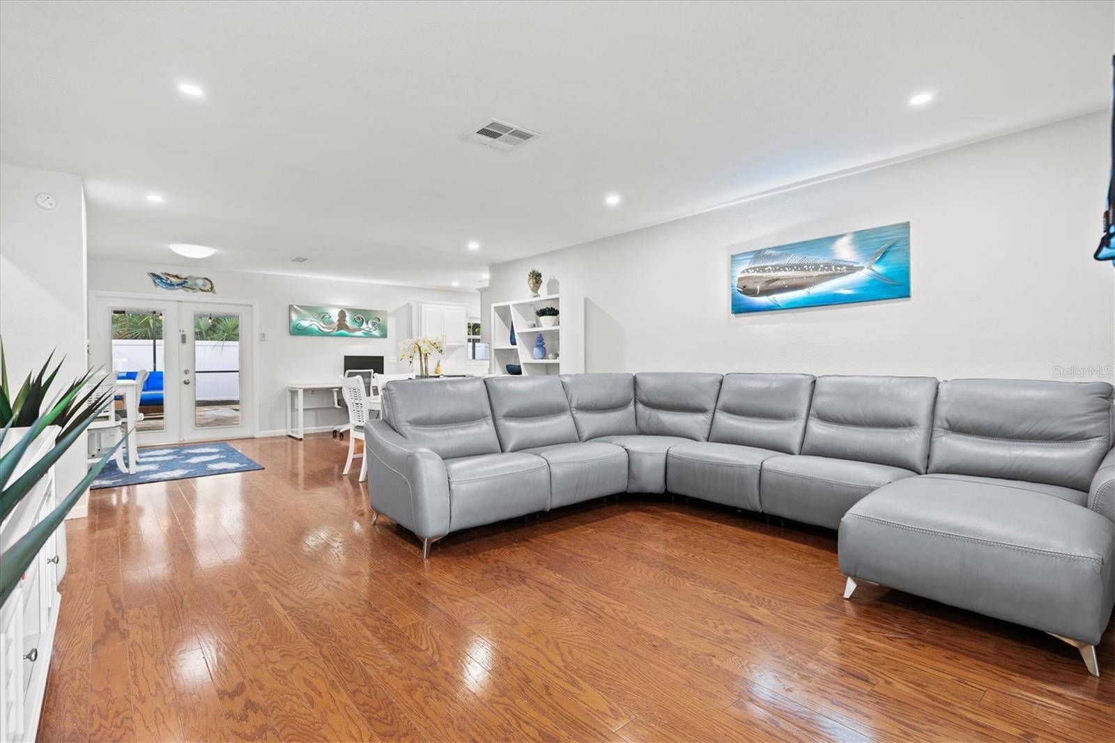 Address not disclosed, Sarasota, FL 34239