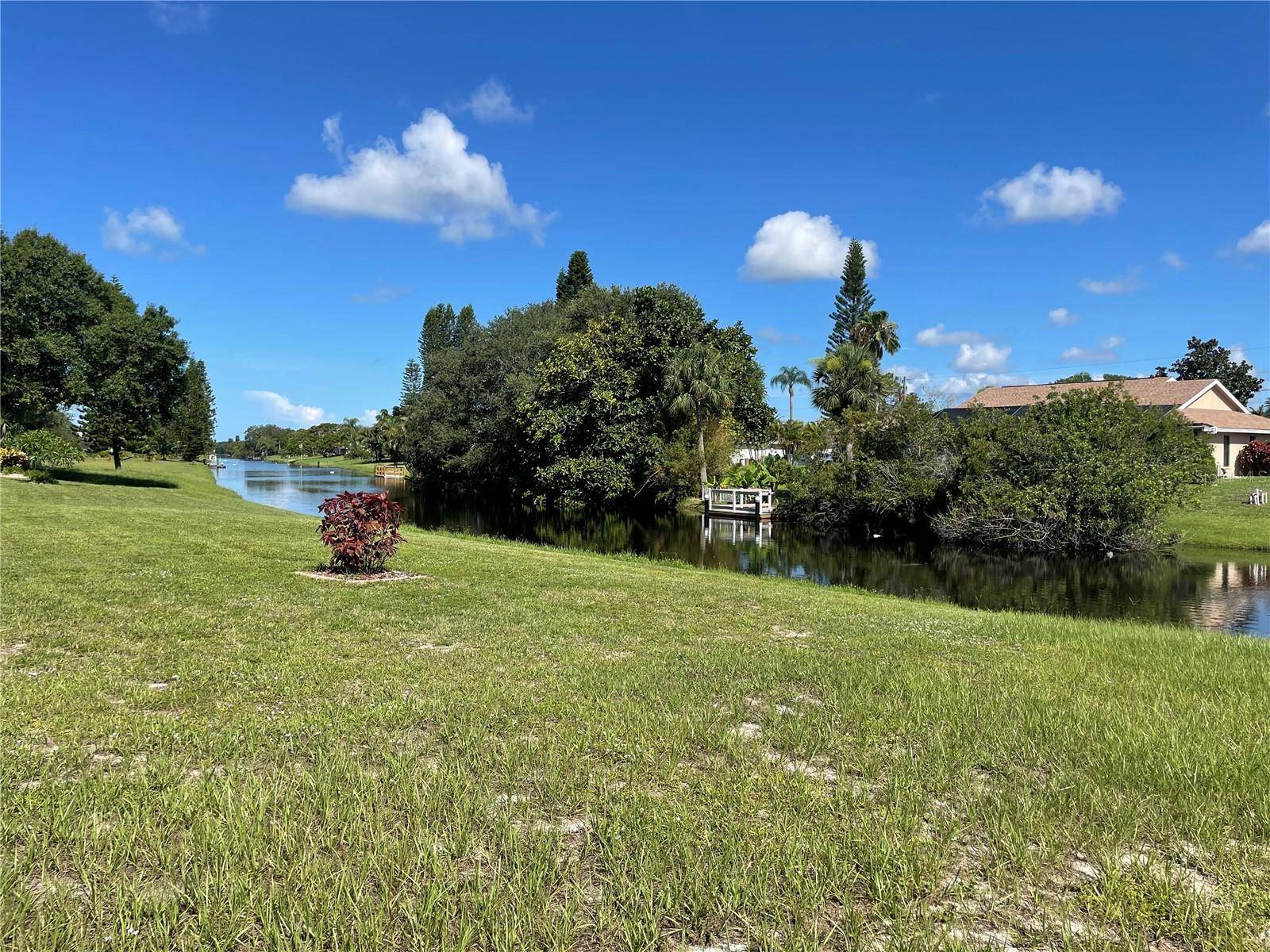 130 MARK TWAIN LN, Rotonda West, FL 33947