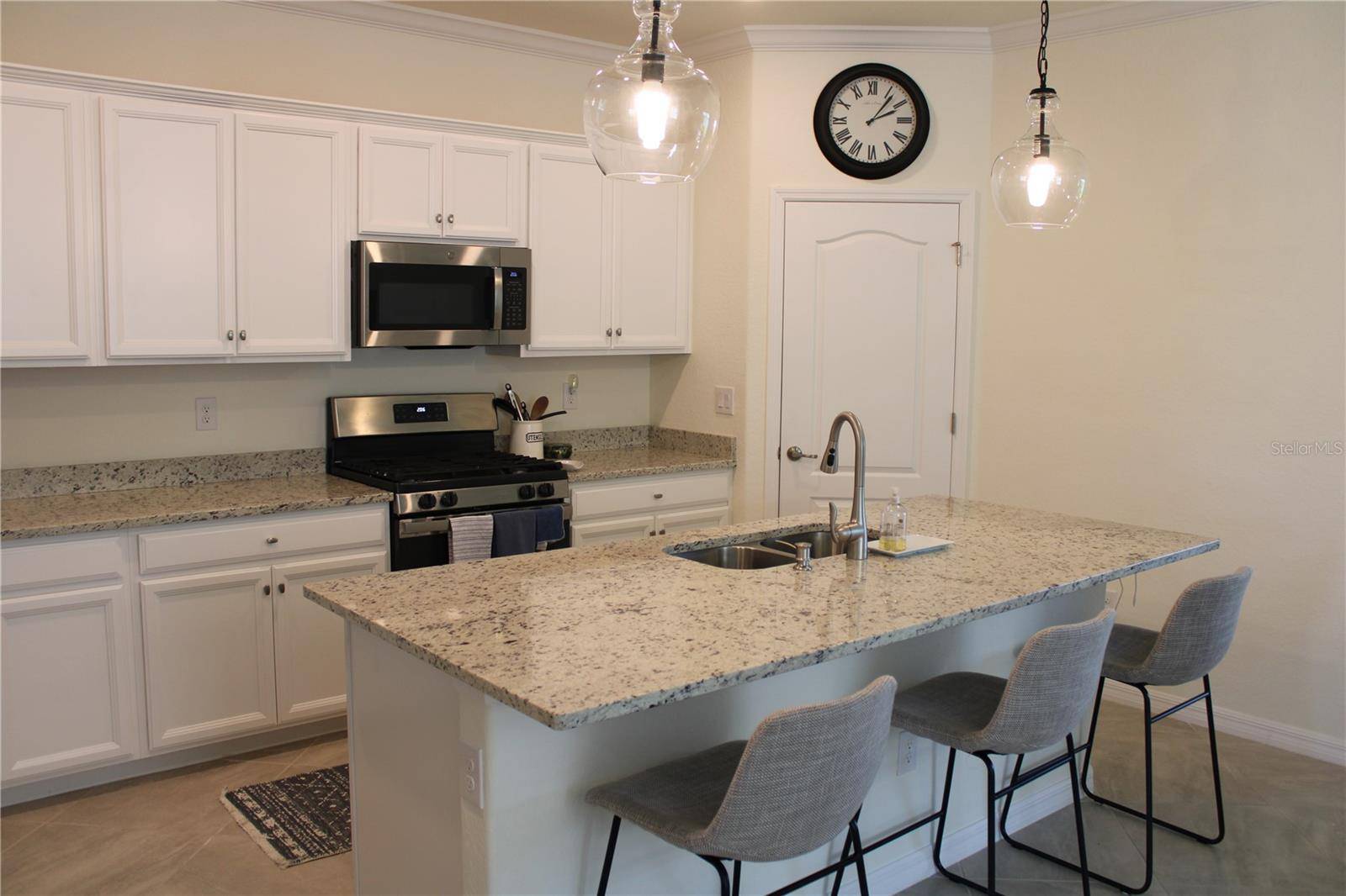 6647 CLAIRBORNE LN, Bradenton, FL 34211