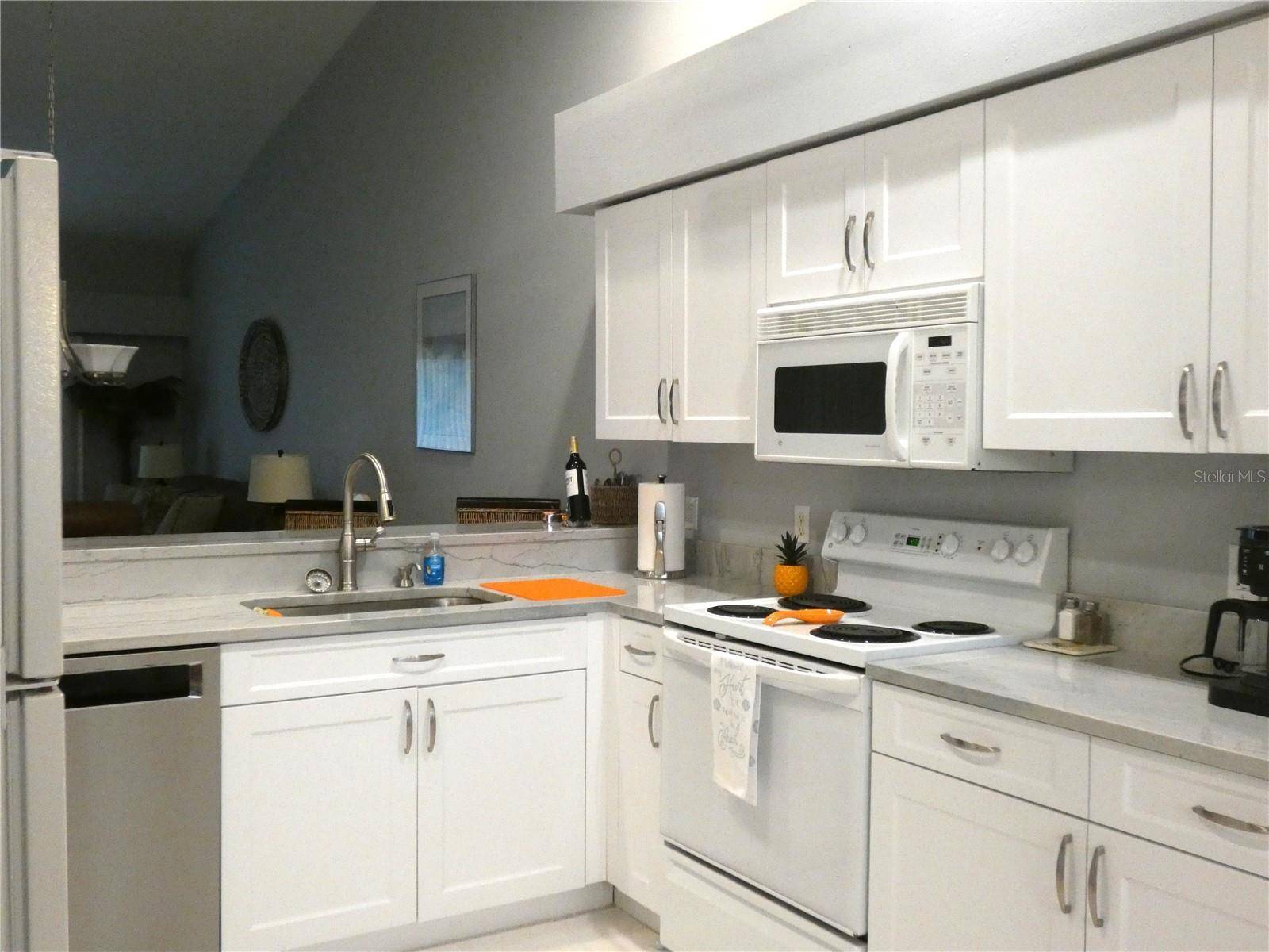 4639 CHAPEL HILL DR #2923, Sarasota, FL 34238