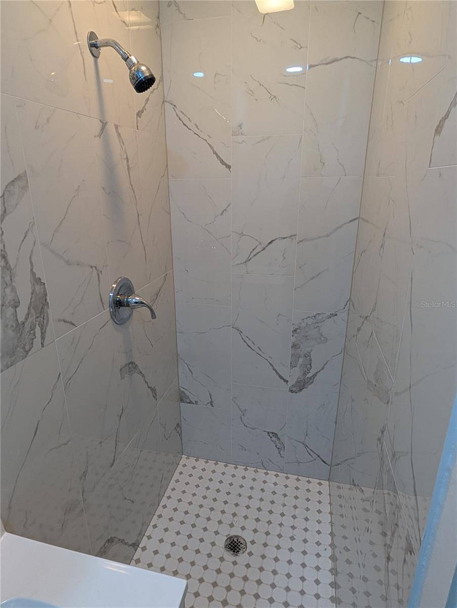 401 COLONIA LN E #8, Nokomis, FL 34275